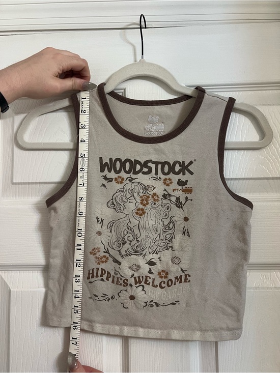 Tops - Women’s Cropped Sleeveless Tank Top - Beige with Brown Trim